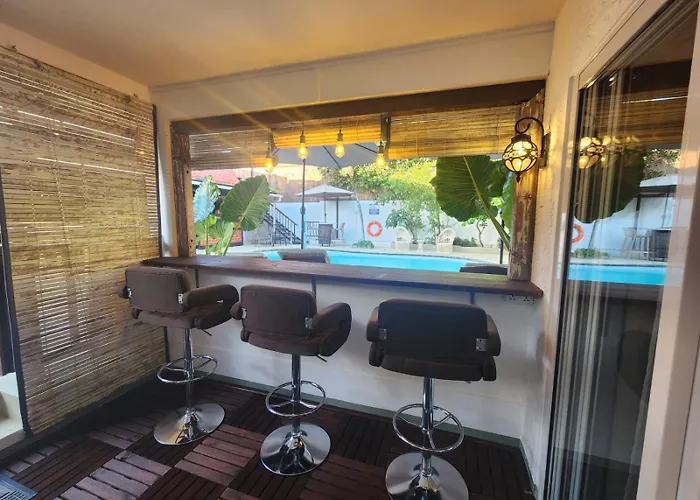 Trr4 Apt Near Beach With Fine Cuisine & Pool
